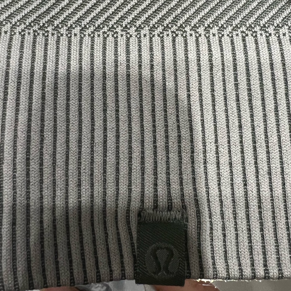 Lululemon Top - Picture 4 of 4